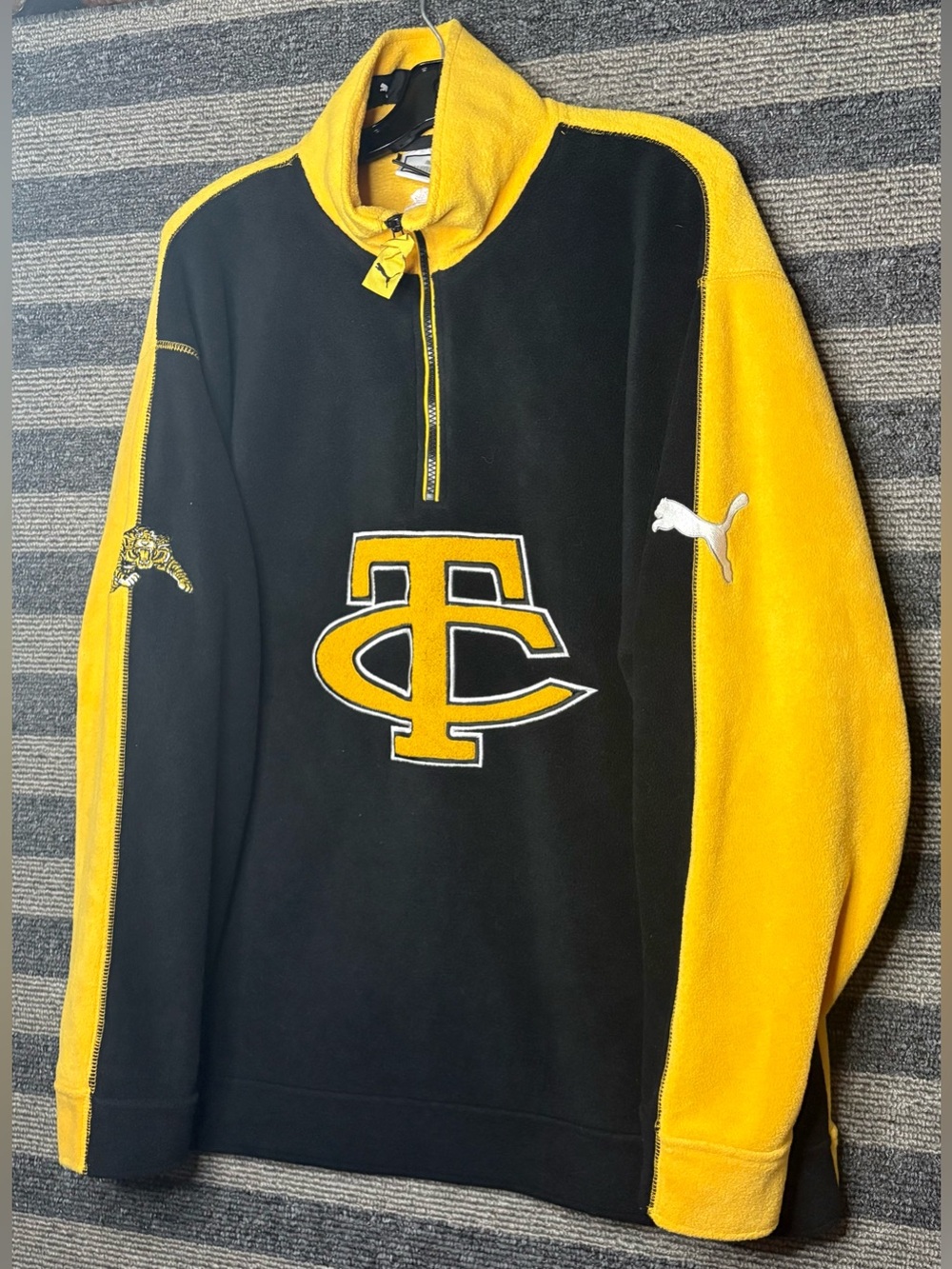 Vintage 90’s Puma Hamilton Tiger-Cats CFL Football Half-Zip Fleece Men’s Large